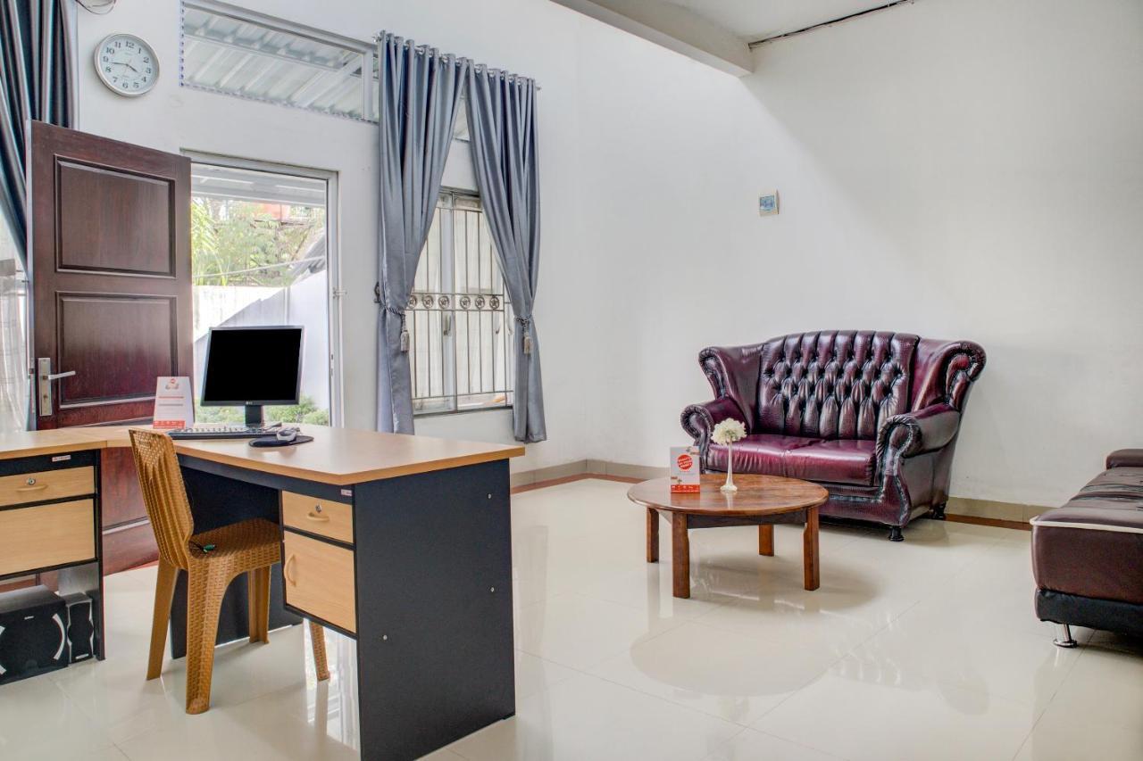 Oyo 3690 Wisma Yani Syariah Padang  Extérieur photo