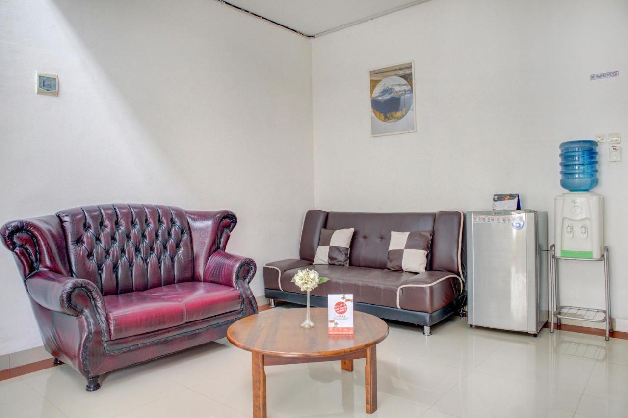 Oyo 3690 Wisma Yani Syariah Padang  Extérieur photo
